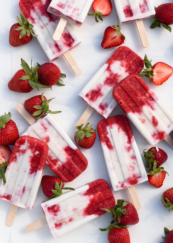 Baked Strawberries and Cream Pops